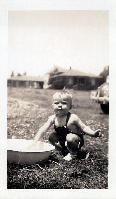 1930s Dad as Baby or Toddler 0027 a